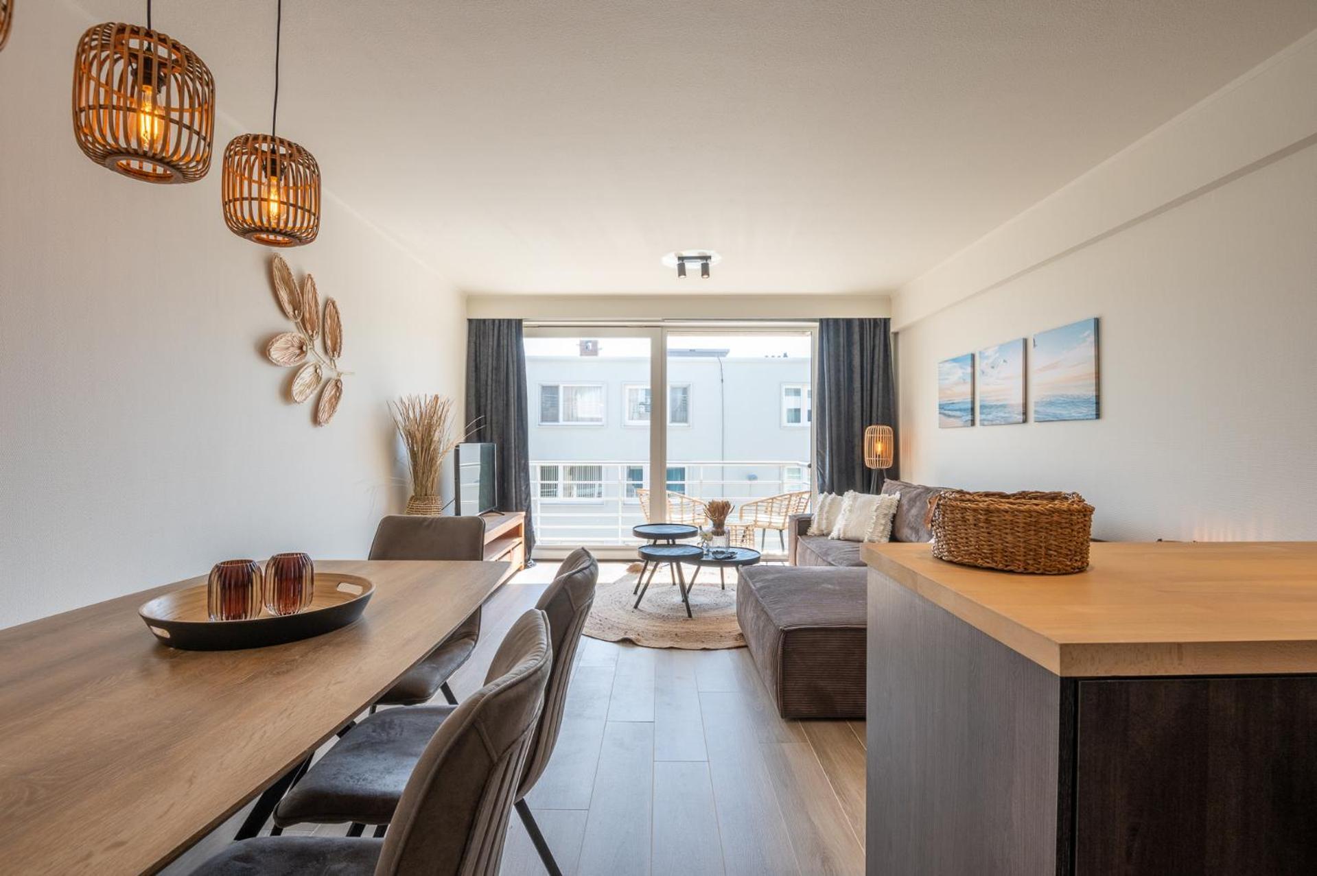 Modern Close To The For 6 Apartment