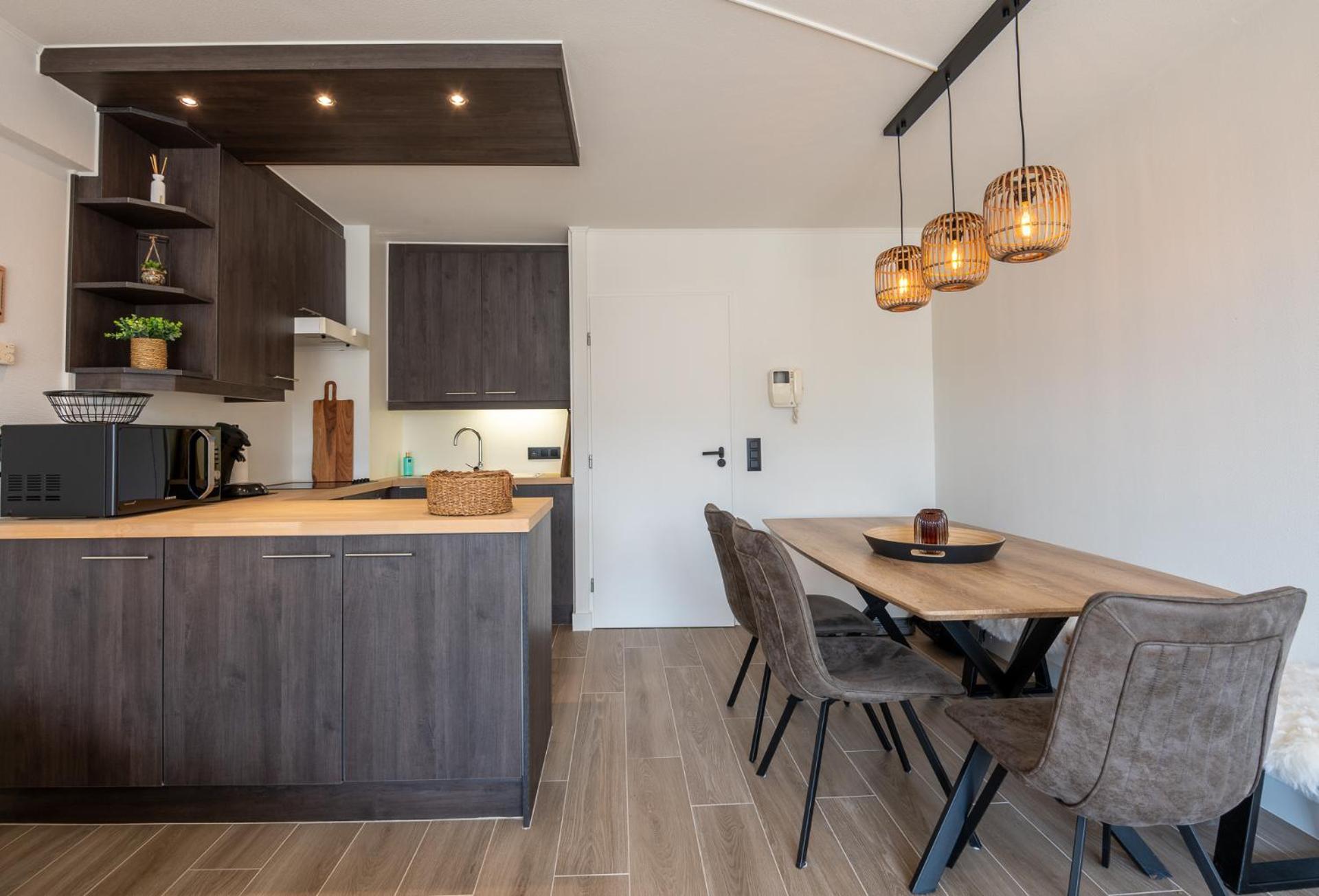 Modern Close To The For 6 Apartment
